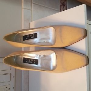 STUART  WEITZMAN cream heels size 10